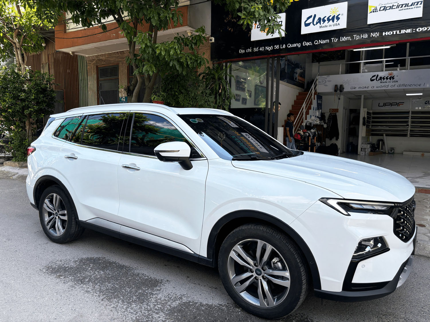 Hình 1 : Xe Ford Territory đã thi công dán phim cách nhiệt Classis.