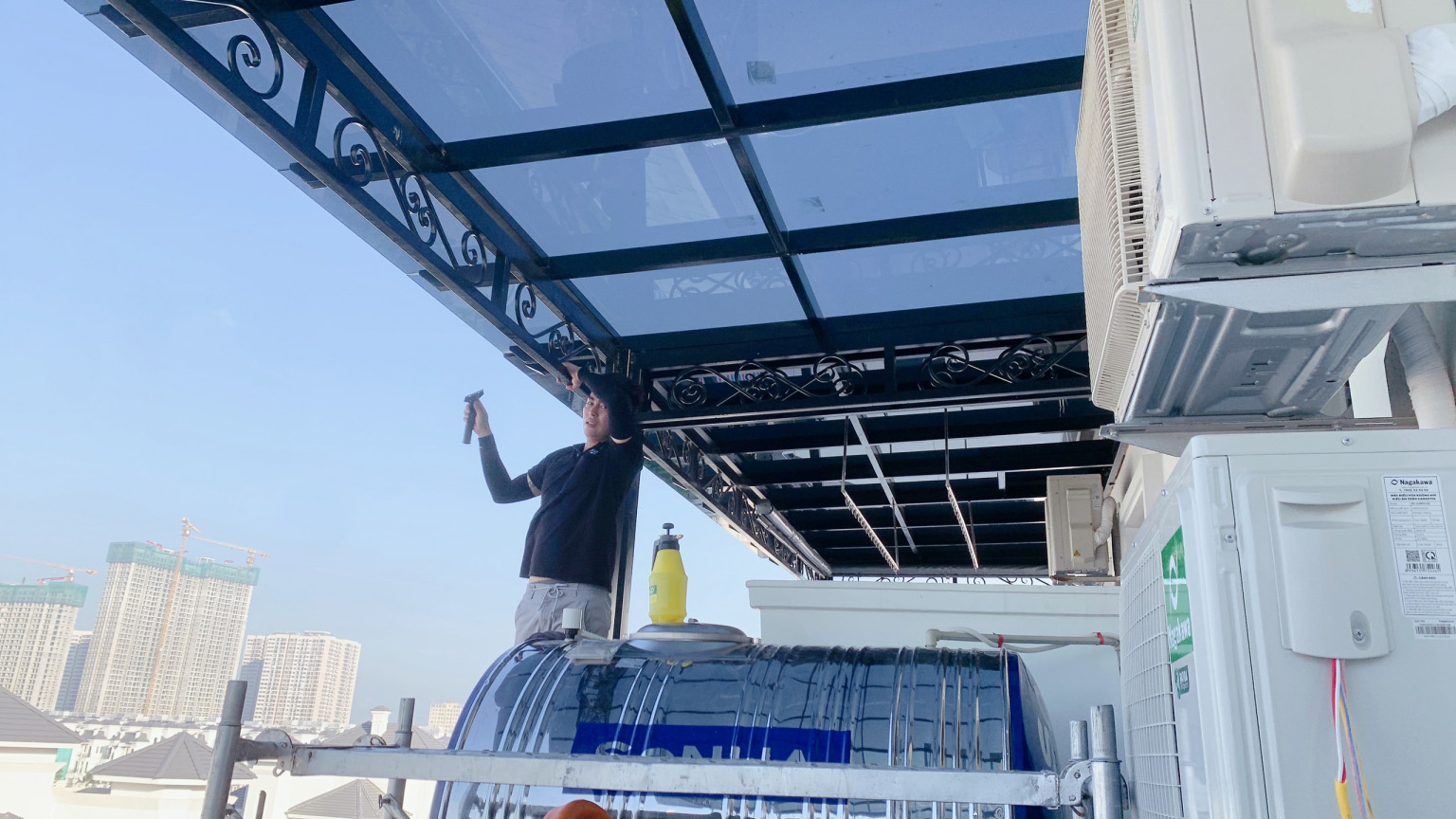 Dán Phim Cách Nhiệt Nhà Kính - 7