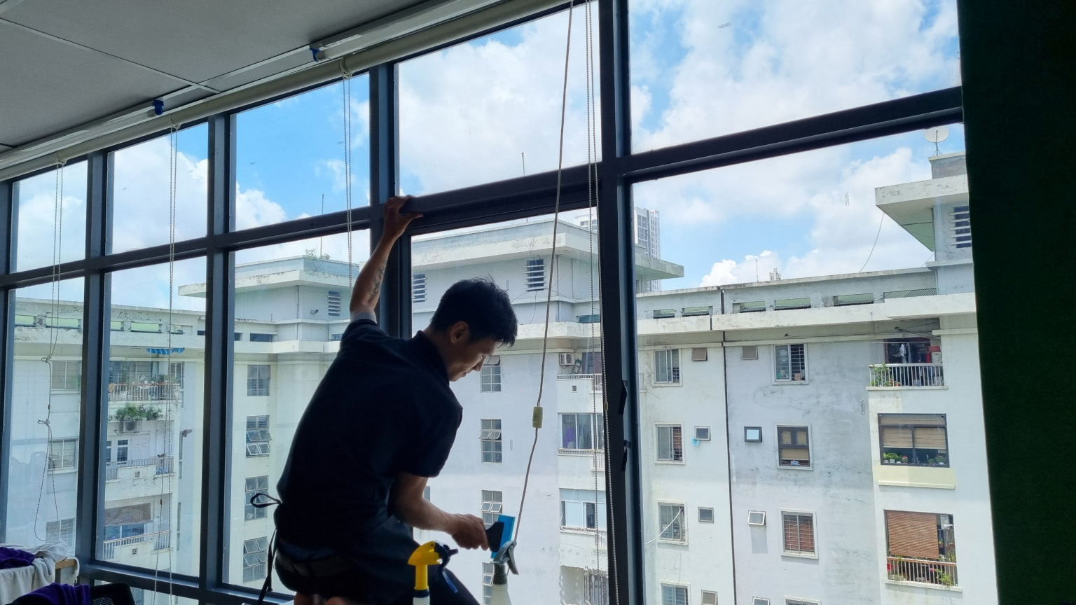 Dán Phim Cách Nhiệt Nhà Kính - 8