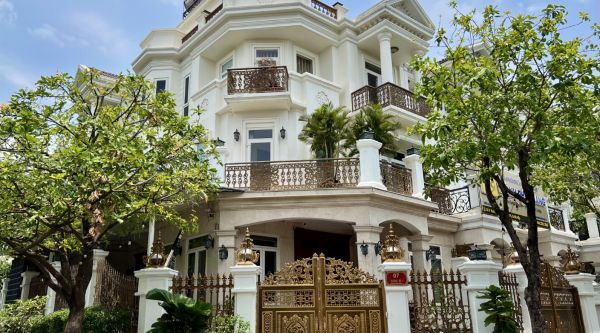 Dán phim cách nhiệt nhà kính tại Biệt Thự Cityland Garden Hills Gò Vấp
