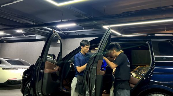 Dán phim cách nhiệt Classis cho xe ô tô BMW X7