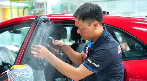 Dán Phim Cách Nhiệt Ô Tô 100% Chính Hãng, Giá thành Tốt Nhất