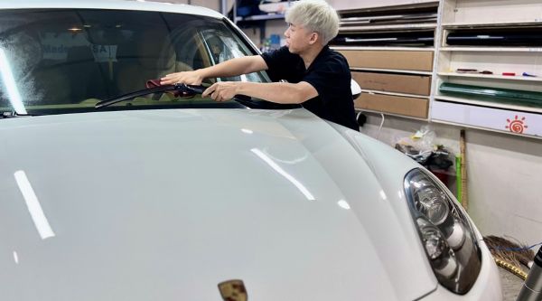 Dán phim cách nhiệt Classis cho xe ô tô Porsche Cayenne