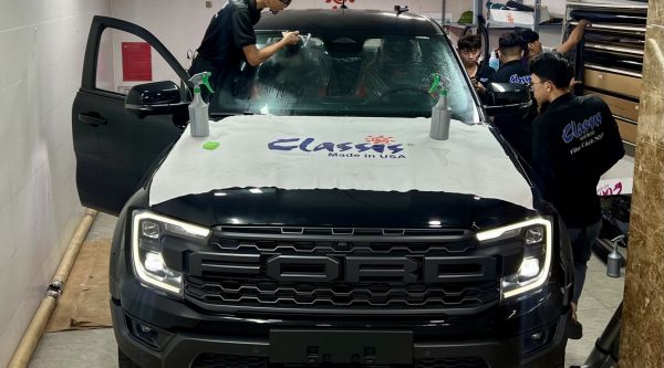 Dán phim cách nhiệt Classis cho xe bán tải Ford Ranger Raptor